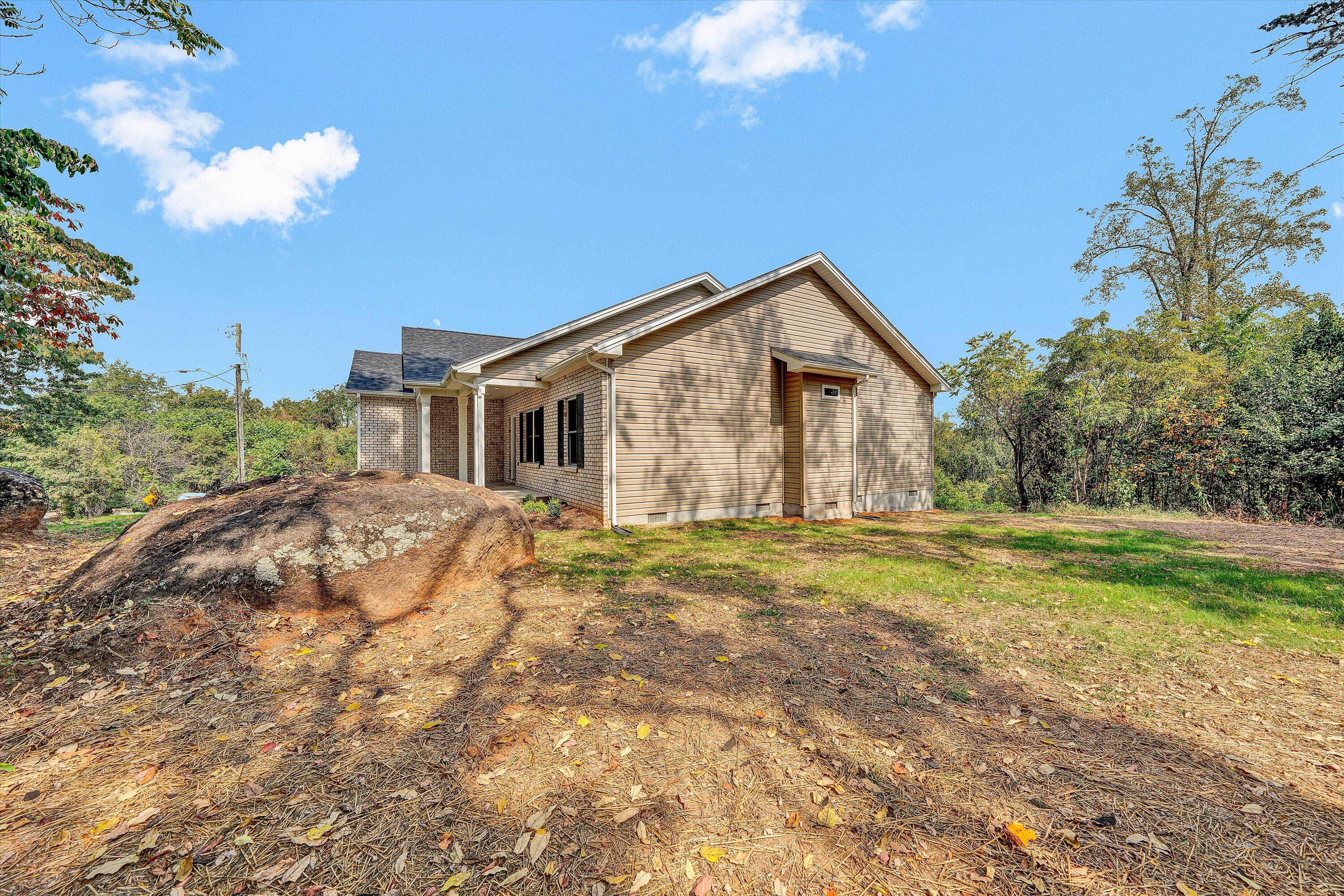 2002 Plateau Road Southeast Roanoke, VA 24014 - Photo 40 of 48 27-DSC00184