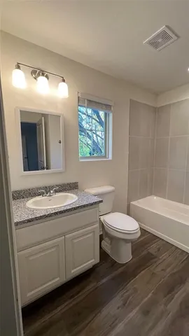 $1,395 | 418 South 3rd Street, Unit 1, Bonham, TX 75418