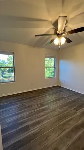 $1,395 | 418 South 3rd Street, Unit 1, Bonham, TX 75418