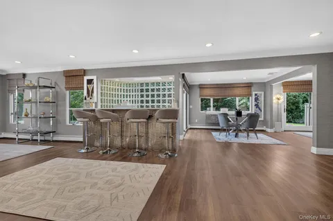 $2,350,000 | 12 Locust Lane, Roslyn Heights, NY 11577