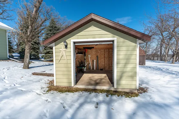 $619,900 | 27757 Oak Point Road, Elbow Lake, MN 56531