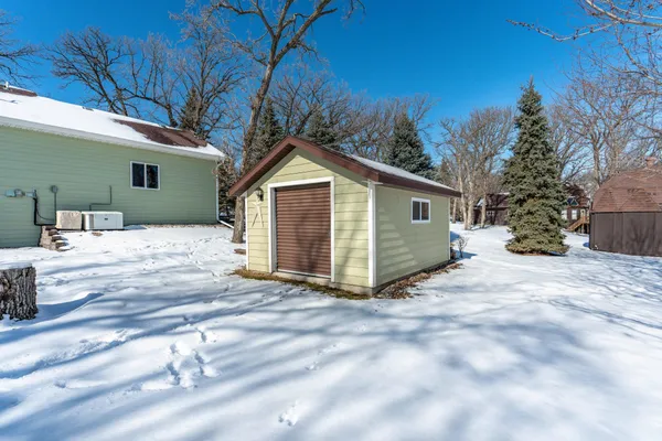 $619,900 | 27757 Oak Point Road, Elbow Lake, MN 56531