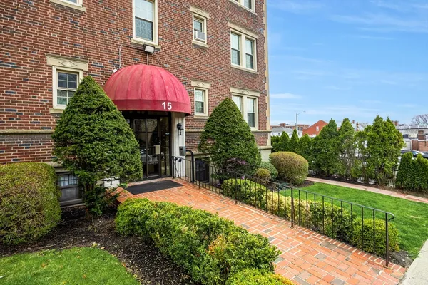 $1,950 | 15 Governors Avenue, Unit 19, Medford, MA 02155