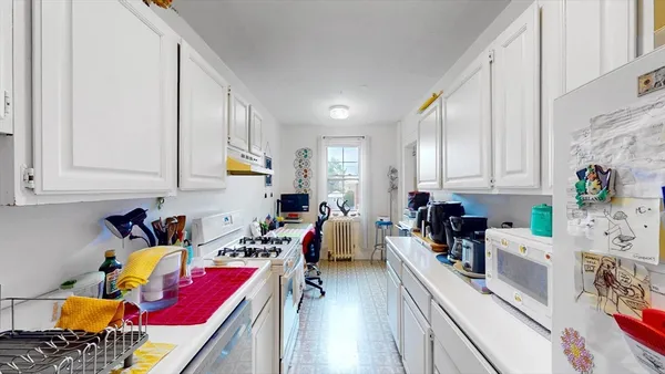 $1,950 | 15 Governors Avenue, Unit 19, Medford, MA 02155