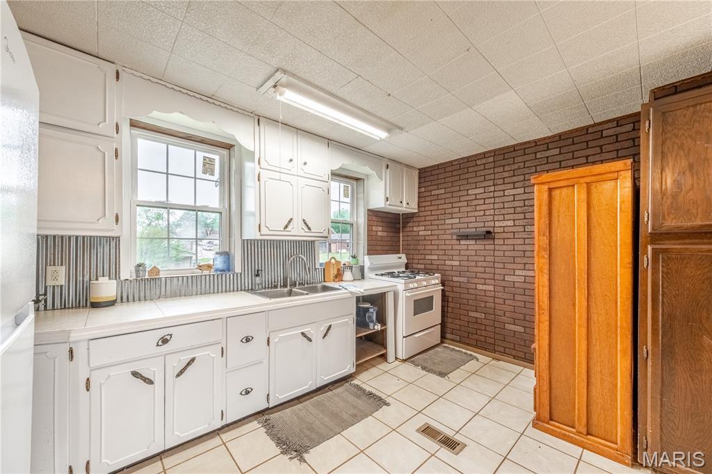 605 3rd Street Marble Hill, MO 63764 - Photo 22 of 44