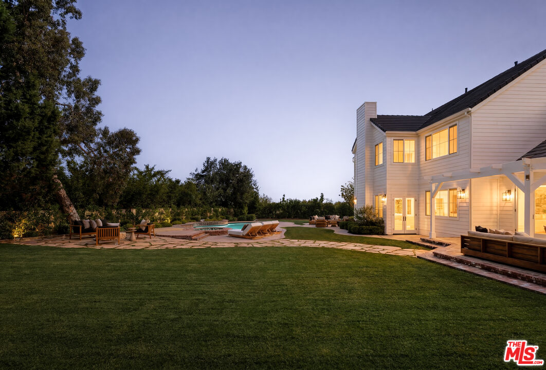 24049 Chestnut Way Calabasas, CA 91302 - Photo 35 of 37