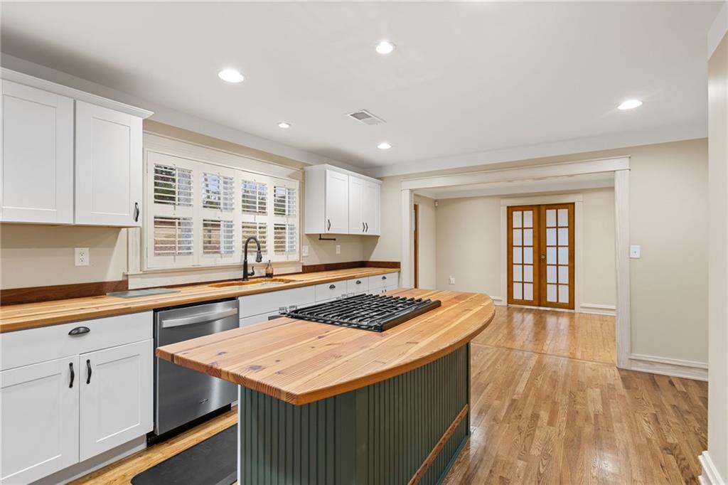 1429 Lakeview Road Grayson, GA 30017 - Photo 4 of 53