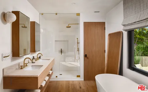 $11,925,000 | 28953 Boniface Drive, Malibu, CA 90265