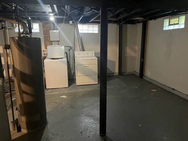 a view of utility room