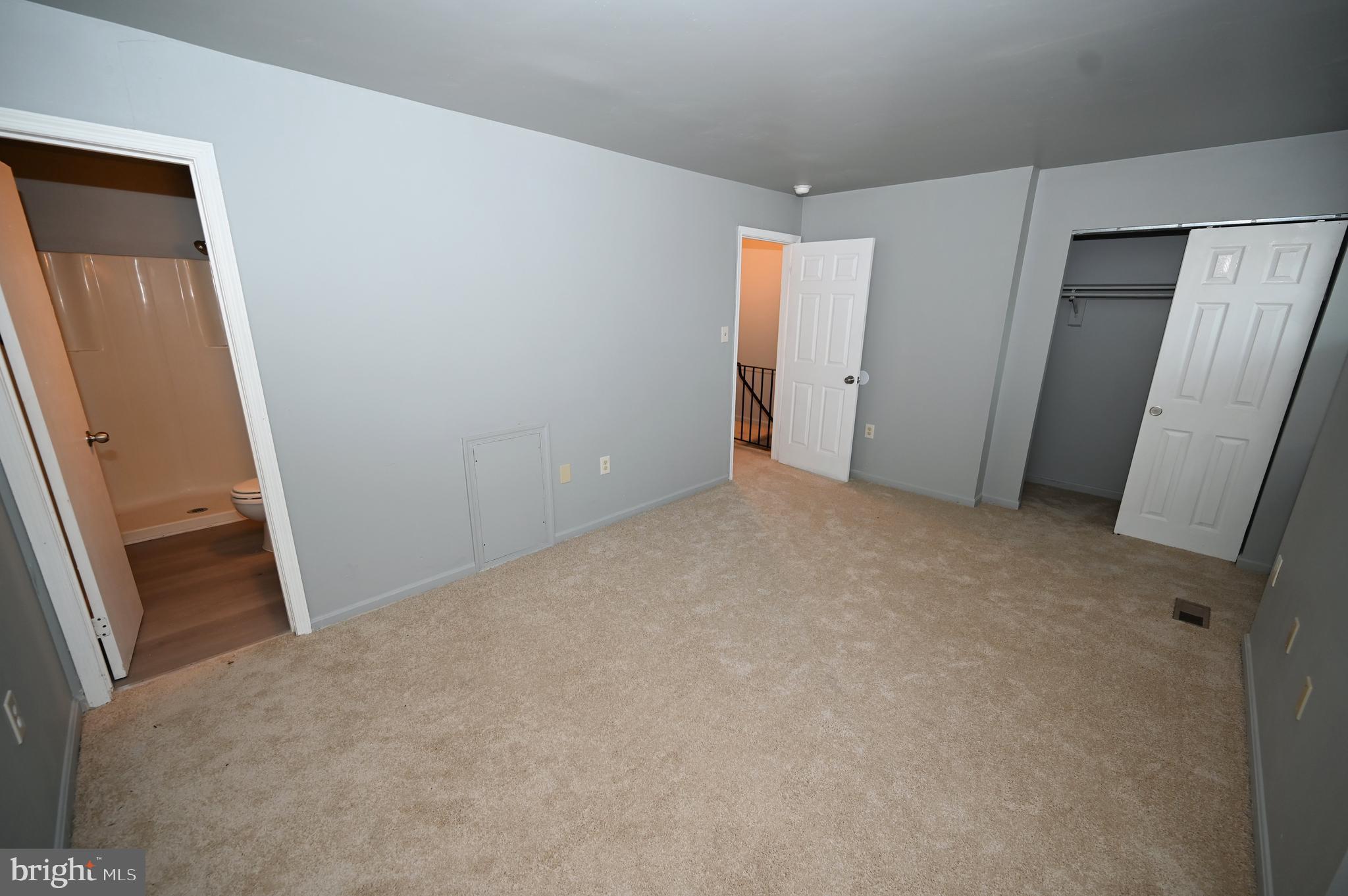 2223 Anvil Lane Temple Hills, MD 20748 - Photo 21 of 30 an empty room with a mirror