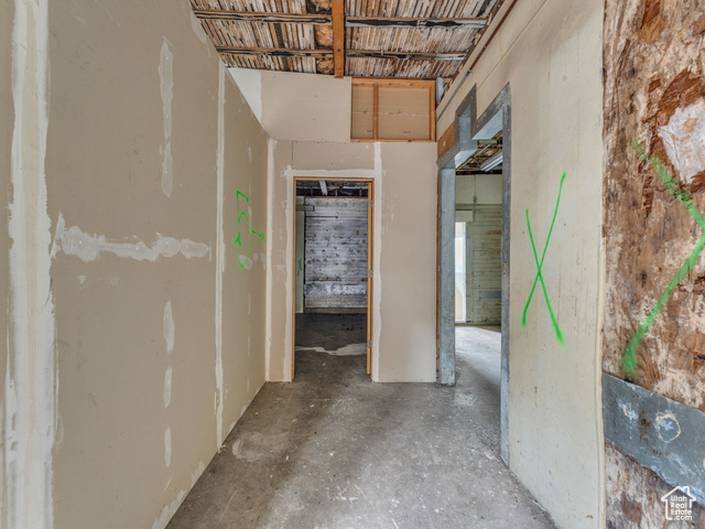 40 South Freedom Boulevard Provo, UT 84601 - Photo 45 of 111 Hall featuring concrete floors