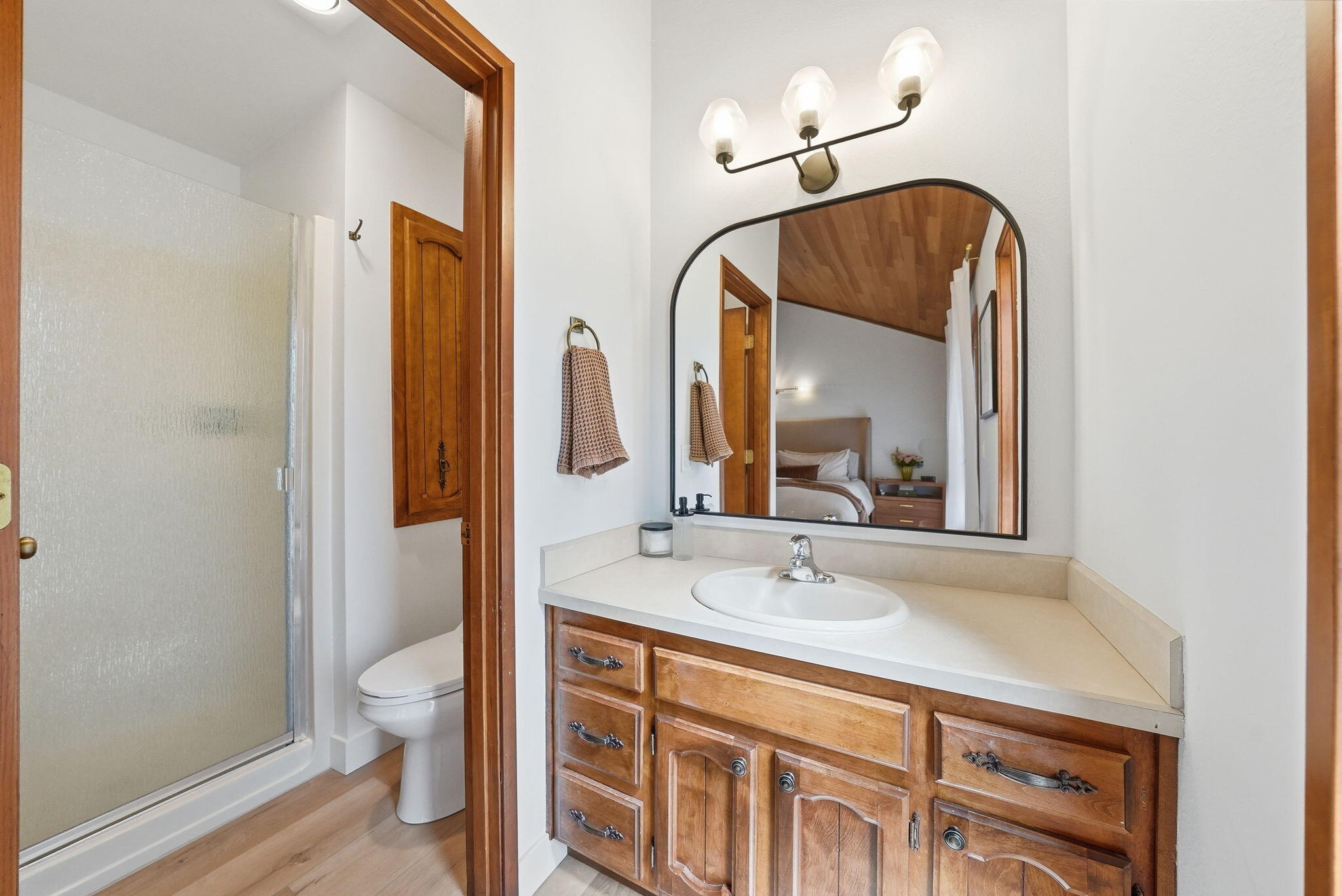 2728 Northwest Scandia Loop Bend, OR 97703 - Photo 23 of 40 30-web-or-mls-Riley_Visuals_064