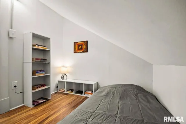 $300,000 | 810 East Sciota Avenue, Peoria Heights, IL 61616