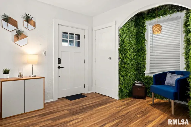 $300,000 | 810 East Sciota Avenue, Peoria Heights, IL 61616