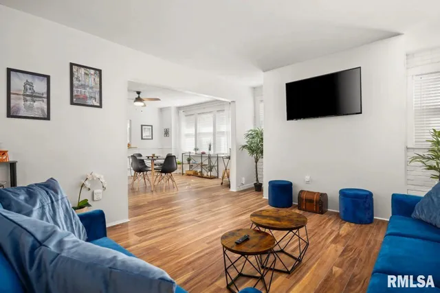 $300,000 | 810 East Sciota Avenue, Peoria Heights, IL 61616