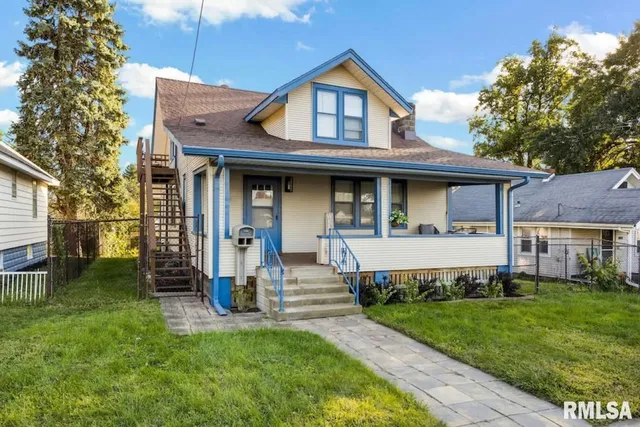 $300,000 | 810 East Sciota Avenue, Peoria Heights, IL 61616