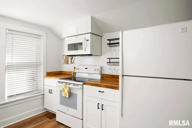 $300,000 | 810 East Sciota Avenue, Peoria Heights, IL 61616