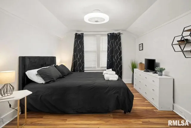 $300,000 | 810 East Sciota Avenue, Peoria Heights, IL 61616