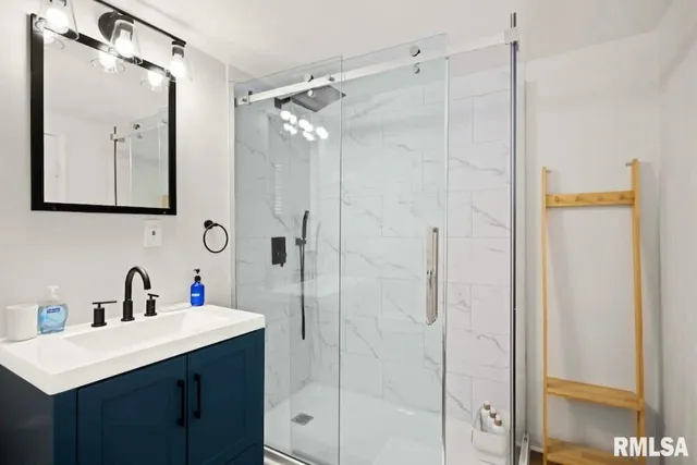 $300,000 | 810 East Sciota Avenue, Peoria Heights, IL 61616