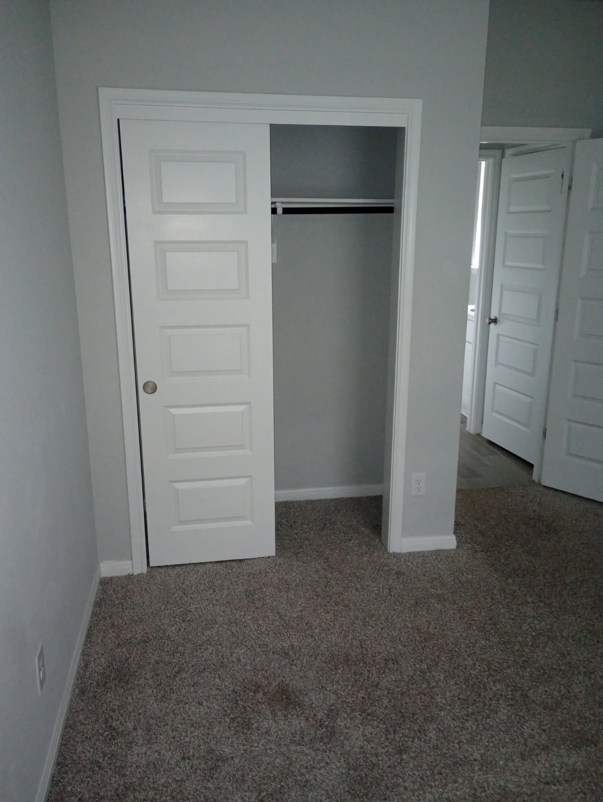 336 Mclintock Road Jarrell, TX 76537 - Photo 8 of 14 an empty room with closet area