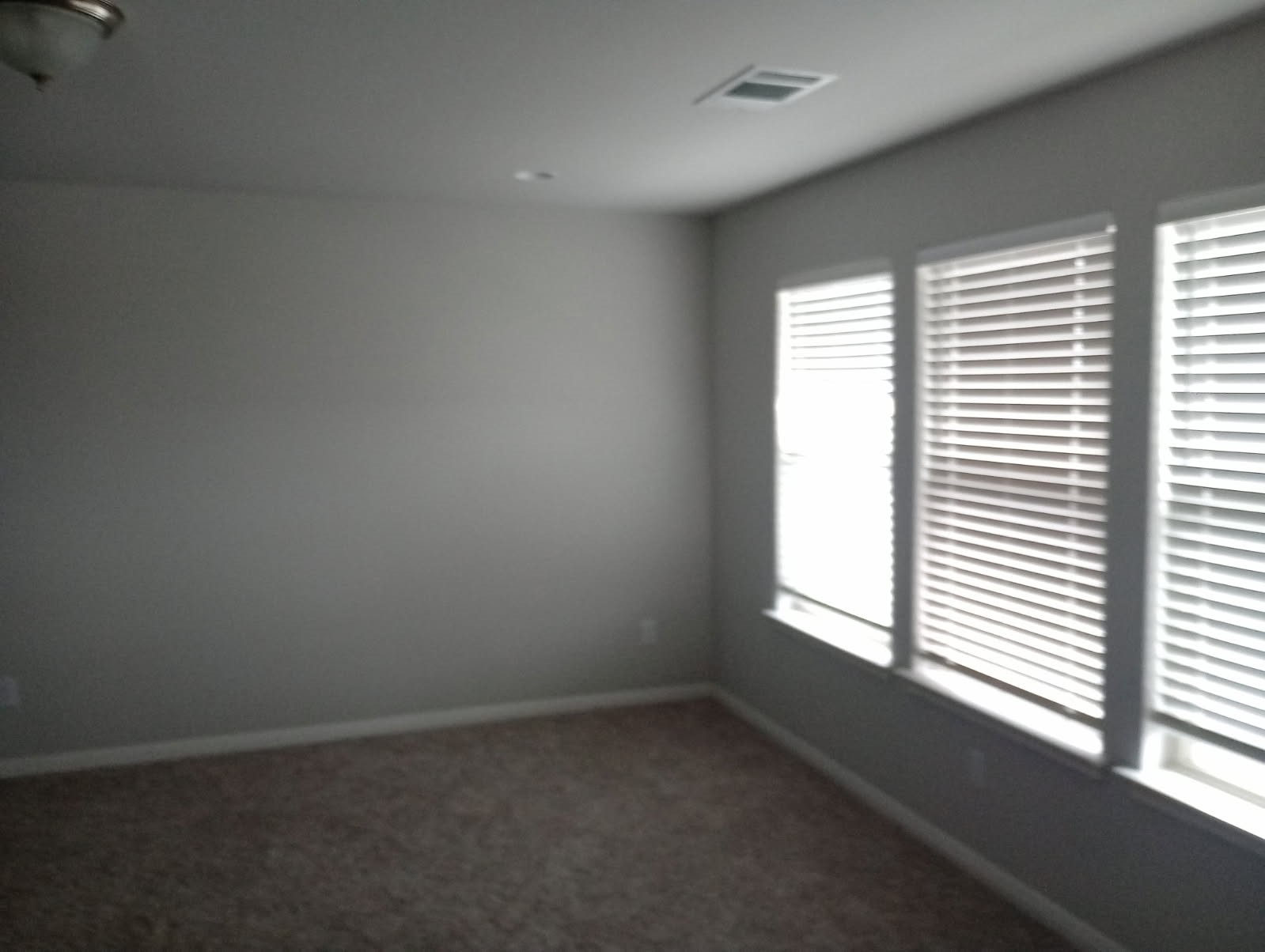 336 Mclintock Road Jarrell, TX 76537 - Photo 9 of 14 an empty room with a window