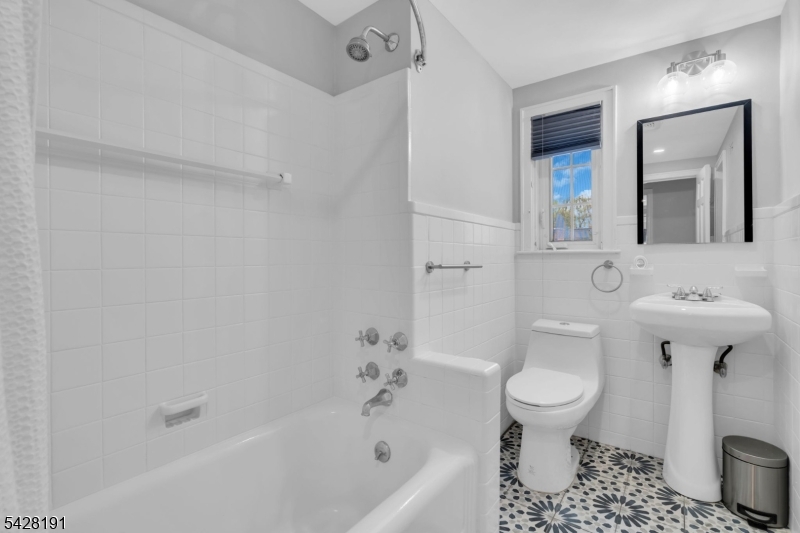 1657 Forest Hill Road Plainfield, NJ 07060 - Photo 35 of 49