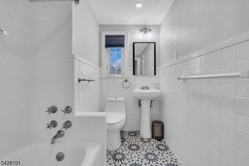 1657 Forest Hill Road Plainfield, NJ 07060 - Photo 36 of 49