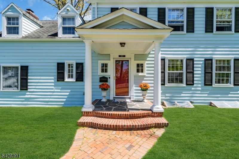 1657 Forest Hill Road Plainfield, NJ 07060 - Photo 5 of 49