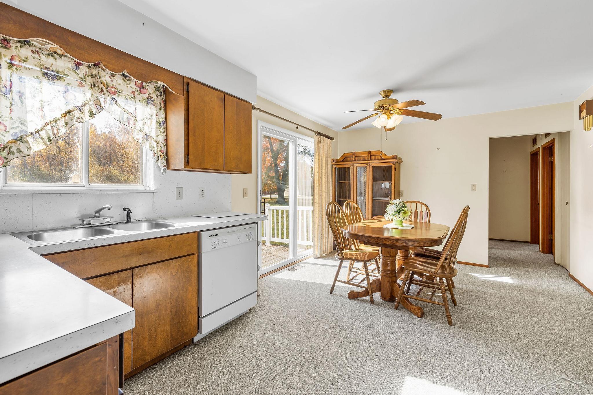 2302 East Freeland Road Midland, MI 48640 - Photo 18 of 48 Kitchen