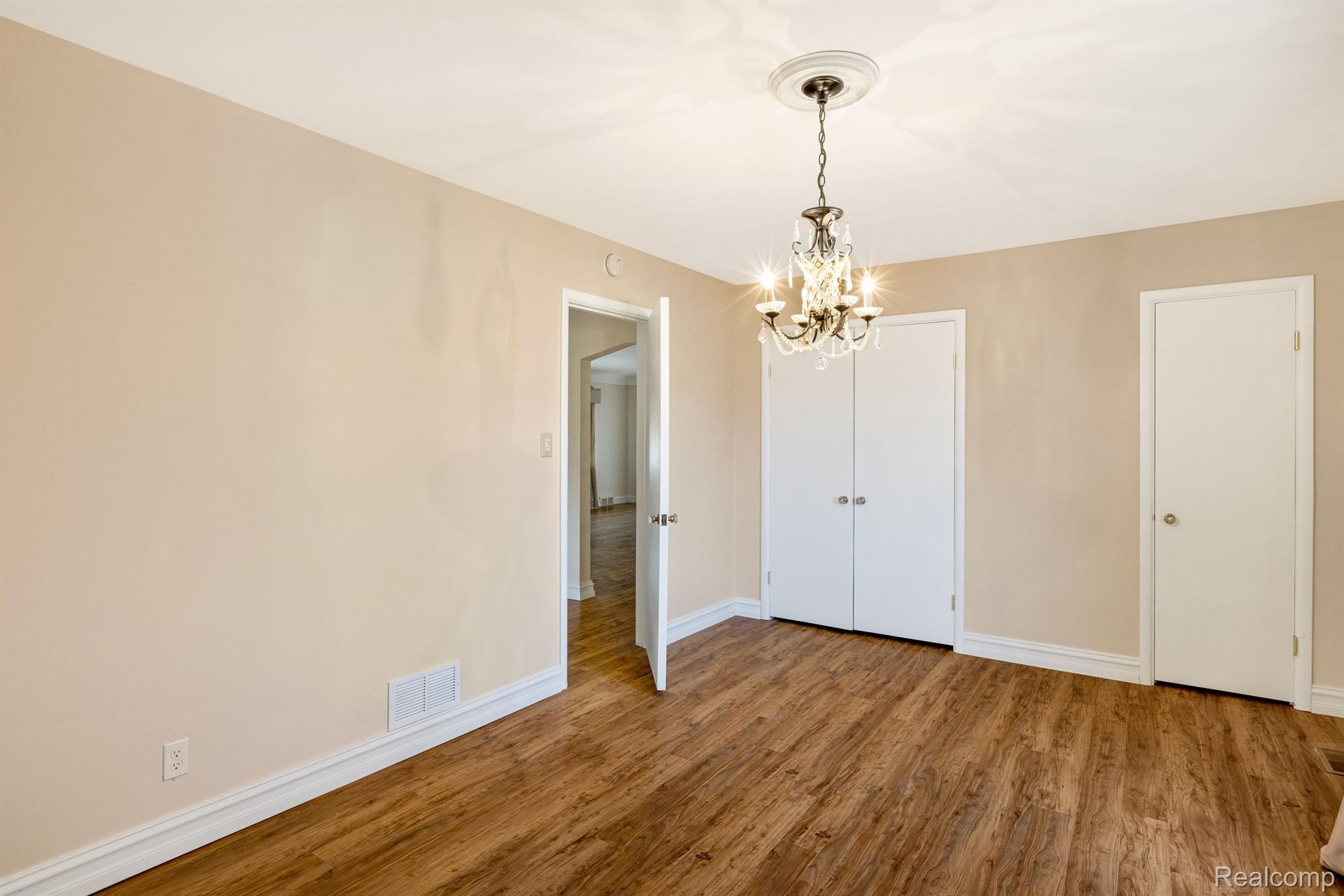 30100 Hoover Road Warren, MI 48093 - Photo 15 of 31 Gallery Image 15