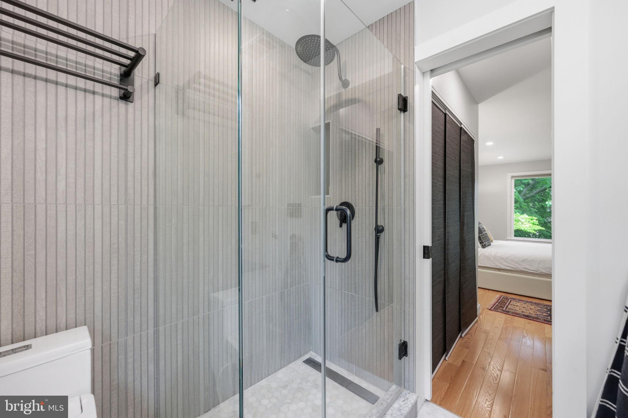 2829 29th Place Northwest Washington, DC 20008 - Photo 21 of 41 a bathroom with a shower
