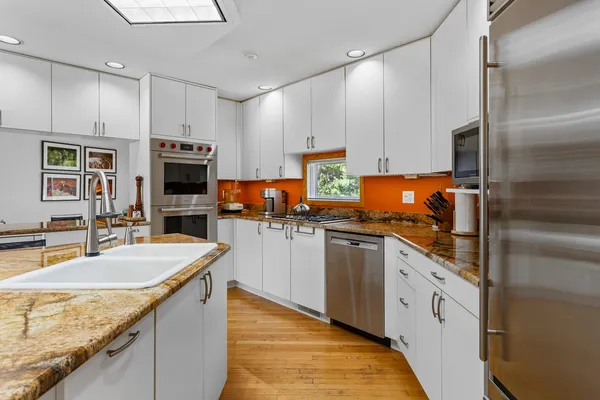 $865,000 | 2402 North Nottingham Court, Champaign, IL 61821