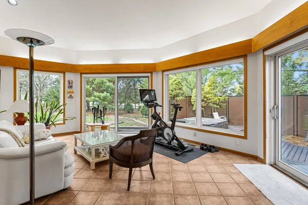 $865,000 | 2402 North Nottingham Court, Champaign, IL 61821