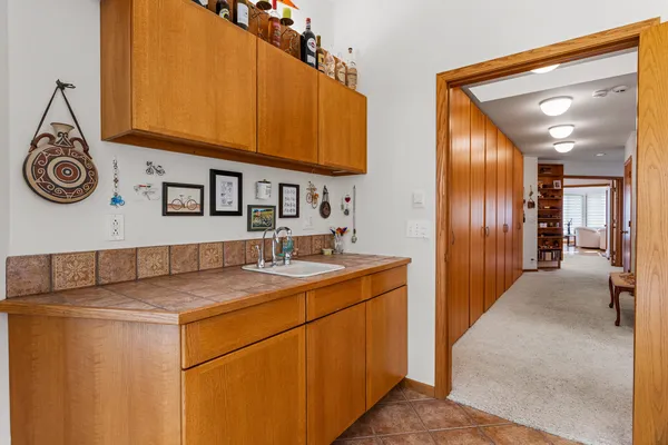 $865,000 | 2402 North Nottingham Court, Champaign, IL 61821