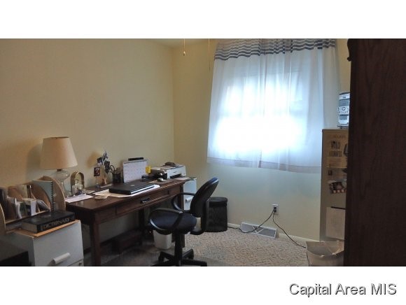 2069 Faringdon Road Springfield, IL 62702 - Photo 9 of 22