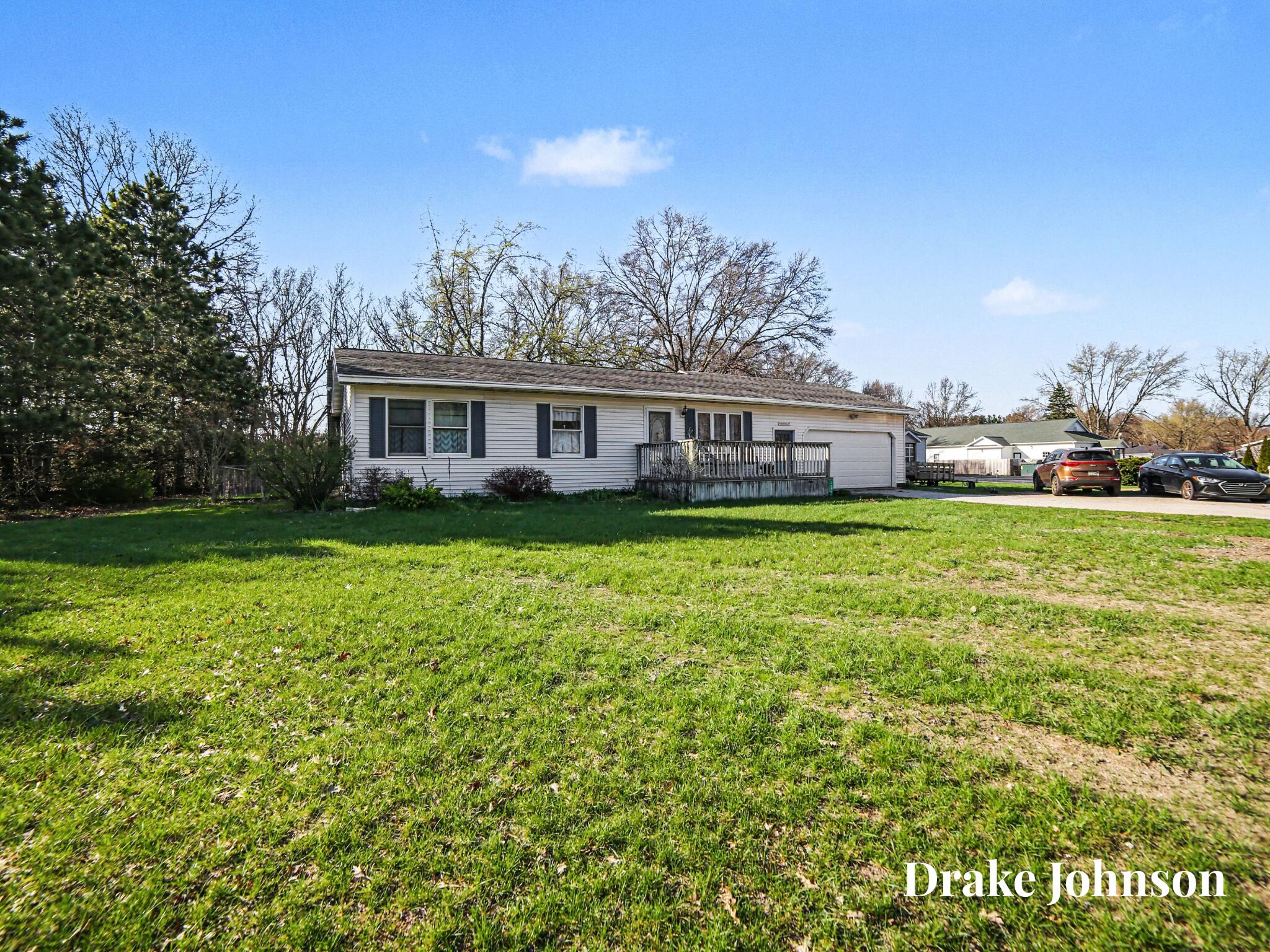2475 Holton Road Muskegon, MI 49445 - Photo 4 of 25 8