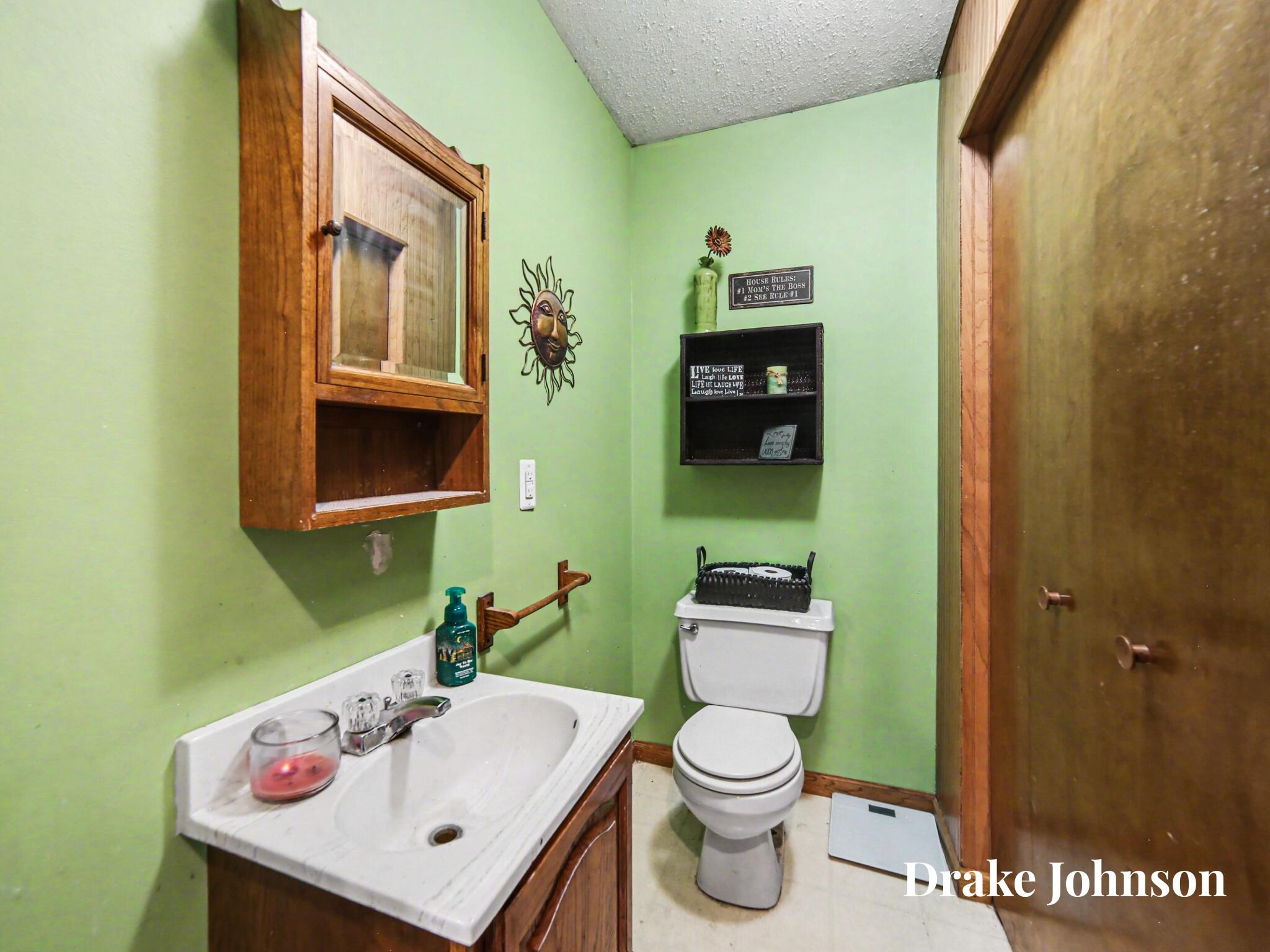 2475 Holton Road Muskegon, MI 49445 - Photo 10 of 25 15