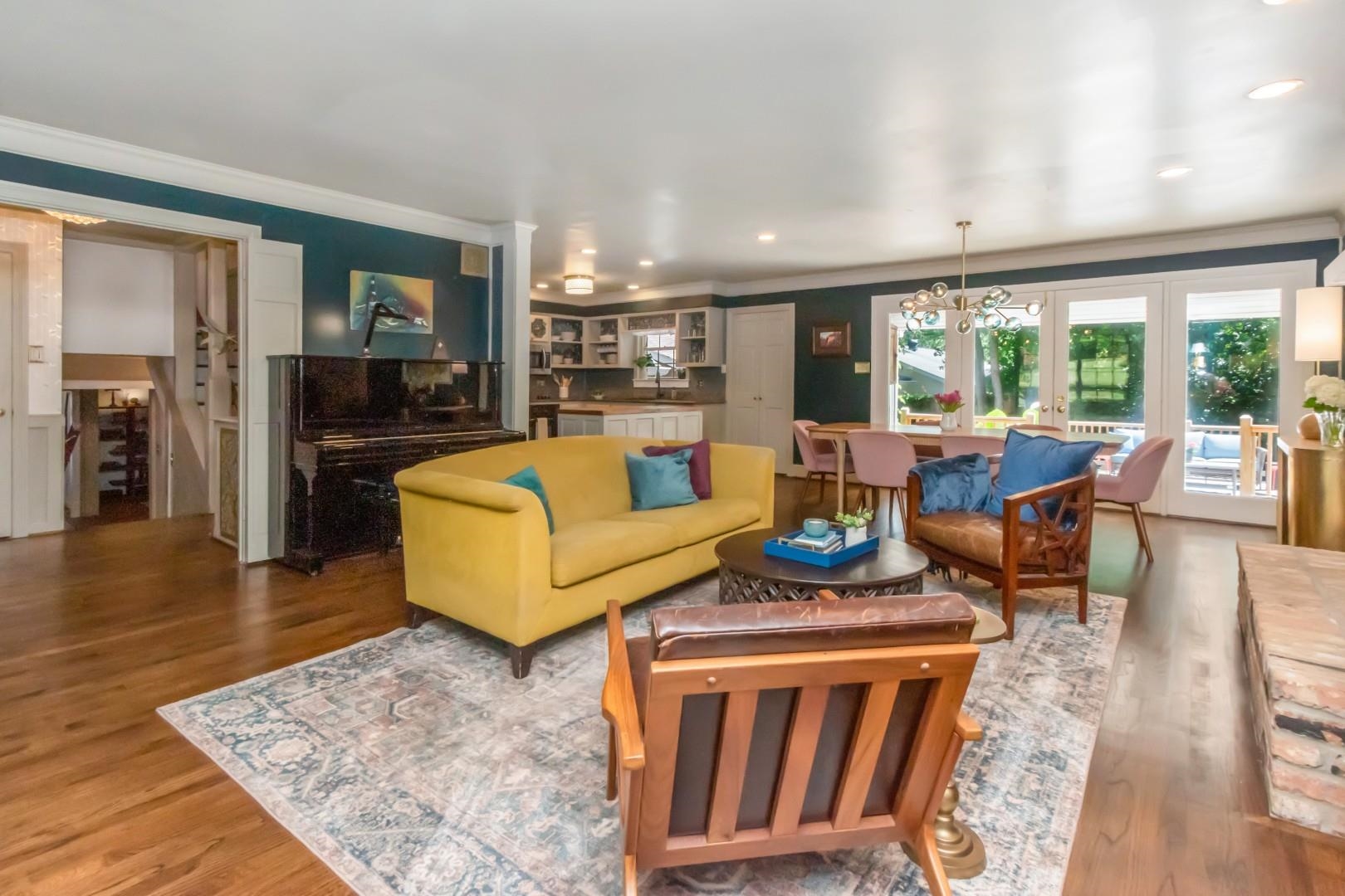 524 Spring Park Drive East Mobile, AL 36608 - Photo 6 of 56 Living Room