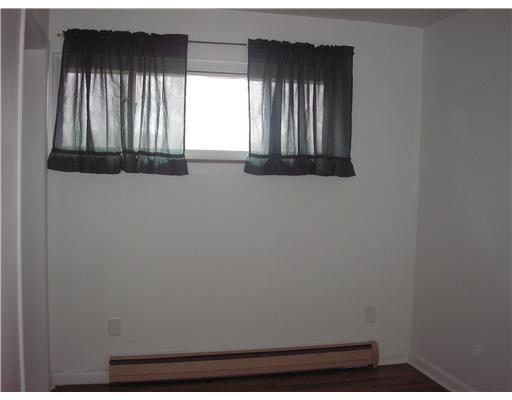 252 Ewings Mill Road Coraopolis, PA 15108 - Photo 7 of 10 Bedroom.