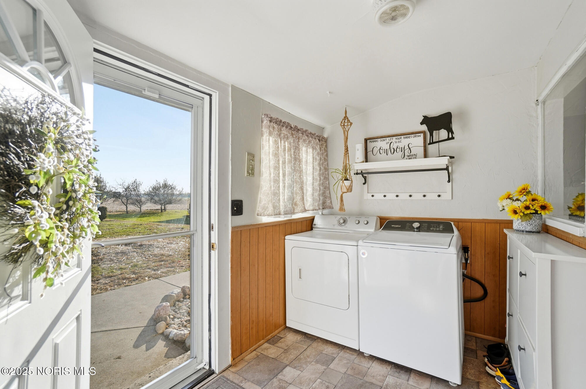 11405 Box Road Grand Rapids, OH 43522 - Photo 33 of 71 038