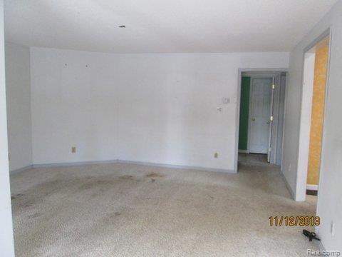 6998 Cranberry Lake Road Clarkston, MI 48348 - Photo 3 of 16 IMG_1206.jpg