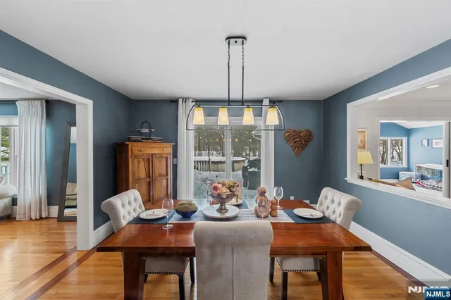 $899,000 | 2 Overbrook Place, Hillsdale, NJ 07642