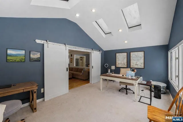 $899,000 | 2 Overbrook Place, Hillsdale, NJ 07642