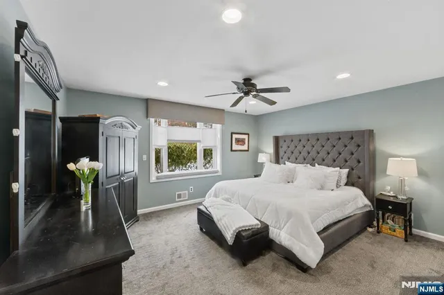 $899,000 | 2 Overbrook Place, Hillsdale, NJ 07642