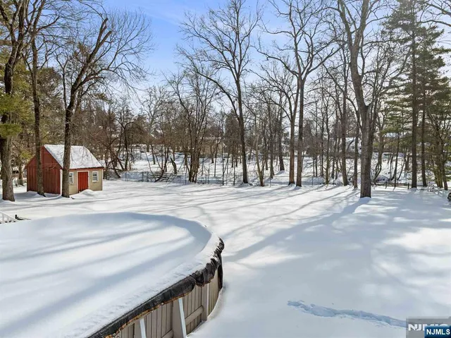 $899,000 | 2 Overbrook Place, Hillsdale, NJ 07642