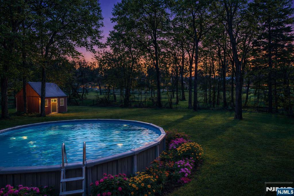 2 Overbrook Place Hillsdale, NJ 07642 - Photo 45 of 49 a view of a backyard with garden