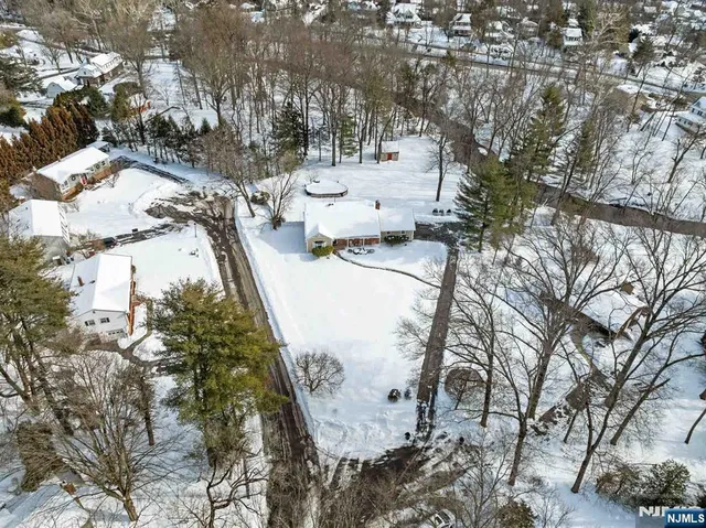 $899,000 | 2 Overbrook Place, Hillsdale, NJ 07642