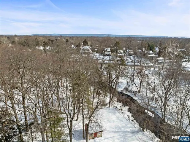 $899,000 | 2 Overbrook Place, Hillsdale, NJ 07642