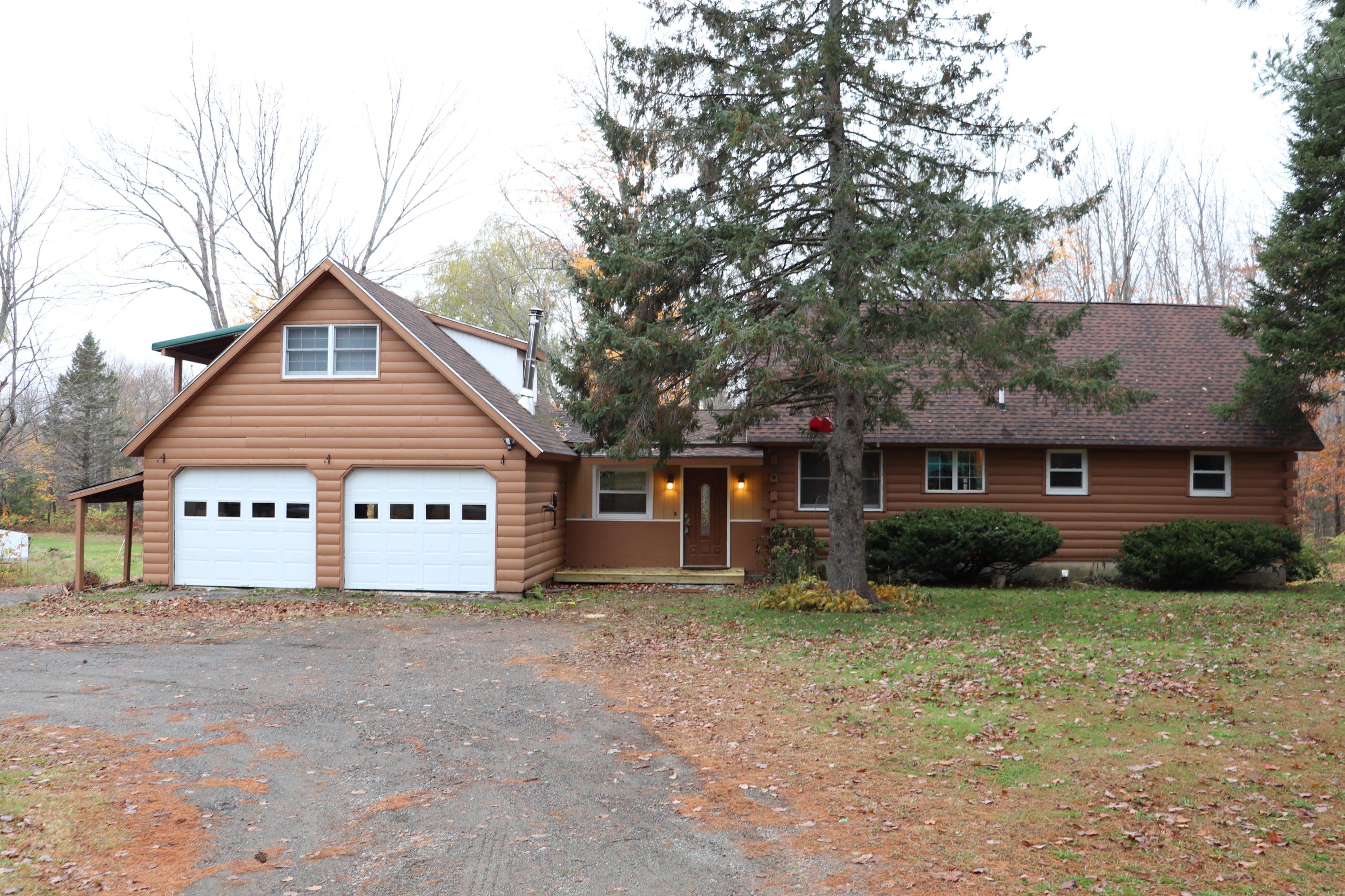 7 Yellow Brick Road Glenburn, ME 04401 - Photo 1 of 53 1