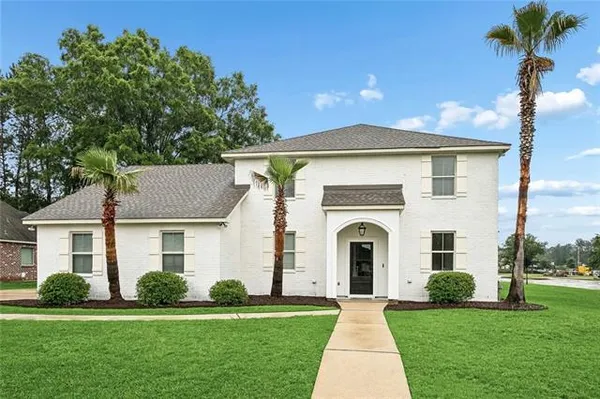 $599,000 | 300 Place Saint Julien, Covington, LA 70433